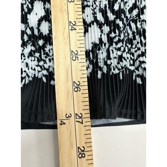 Womens Laurel Ridge Shirt Size 16 Black and White Floral 3/4 Sleeve Button Up - Picture 10 of 11